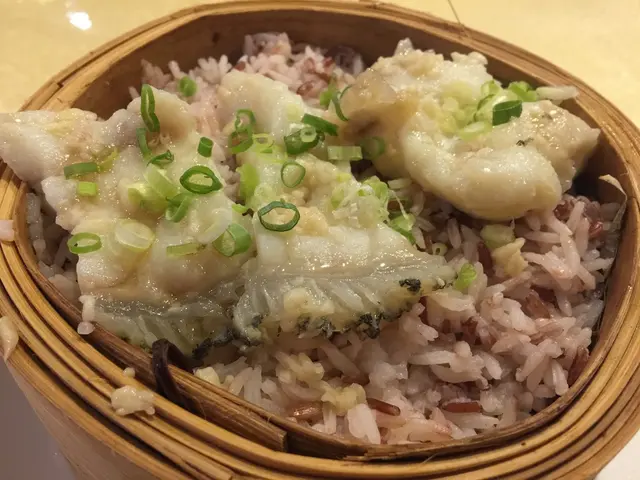 鴛鴦飯是用了紅米、糙米和絲苗米三種米混合而成,有咬口之餘,又健康