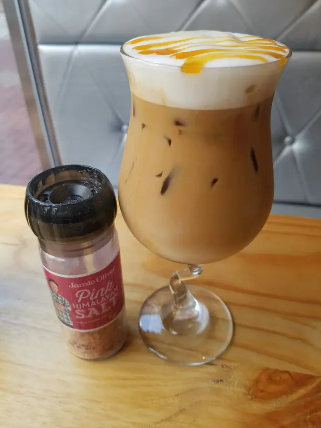 岩鹽焦糖鮮奶咖啡