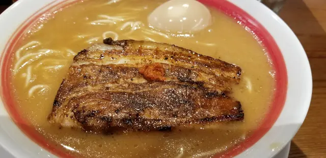 炙燒豚肉味玉拉麵