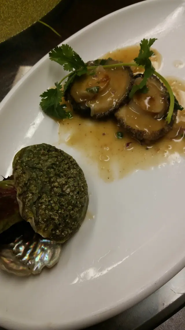 白胡椒爆炒南非鲍魚