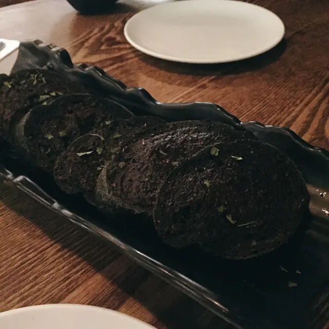 黑炭黑蒜蓉包