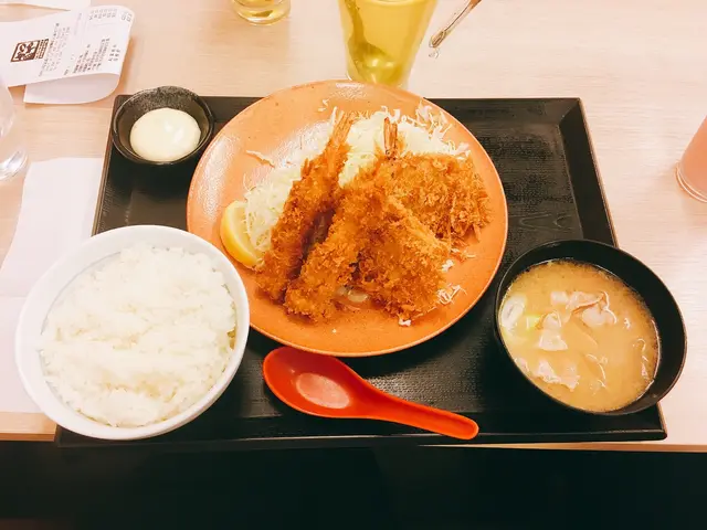 吉列炸蝦豬柳定食