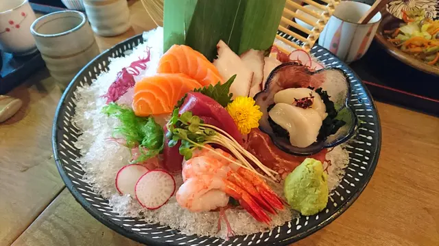 刺身拼盤（用優惠卡送的）