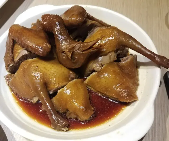 (八大名菜)秘製煀乳鴿