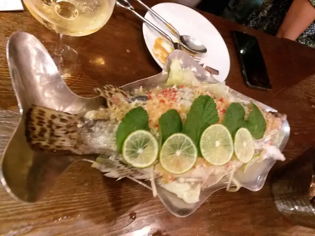 酸辣汁原條蒸魚