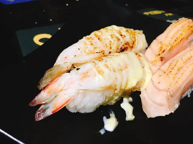 火炙玻璃蝦壽司