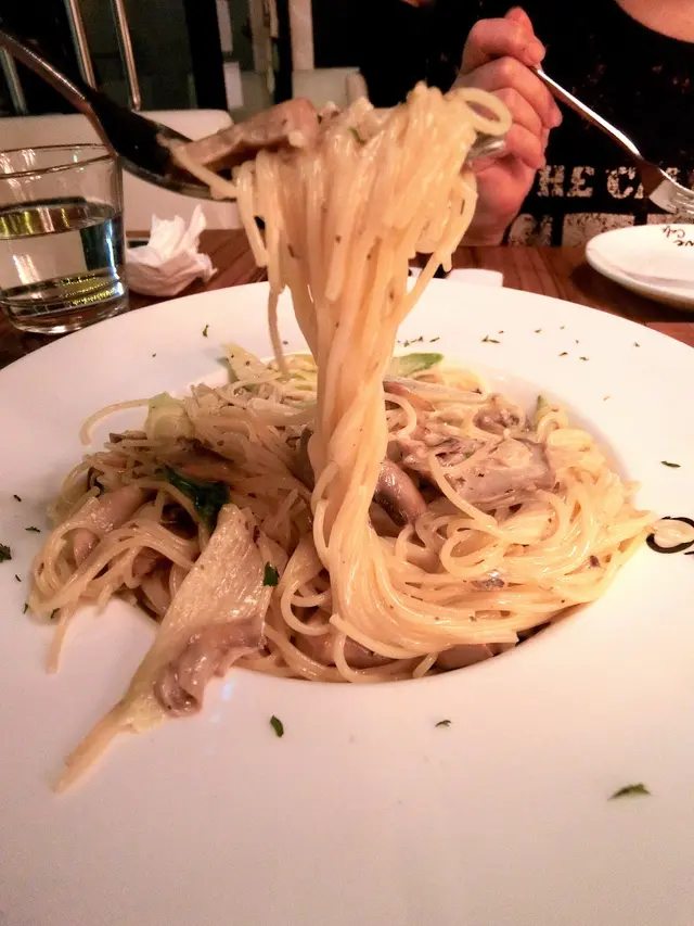 野菌天使麵配黑松露菌忌廉汁