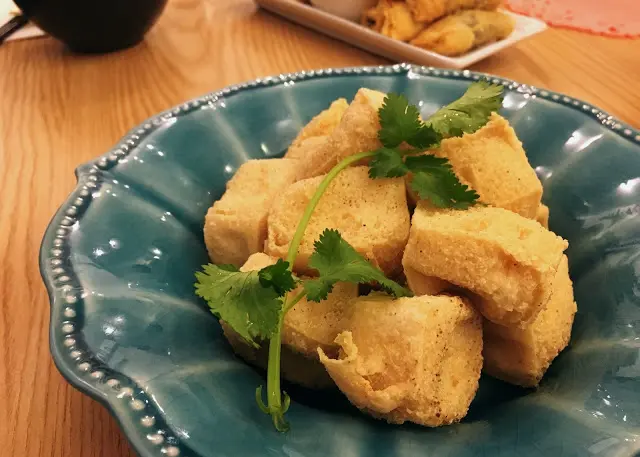  一口炸豆腐