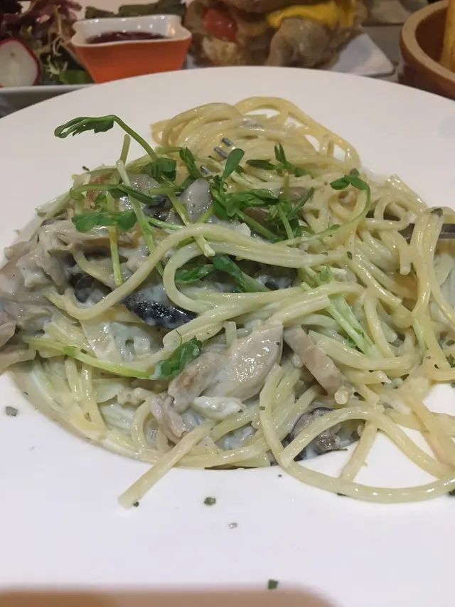 野菌雞肉白汁意粉