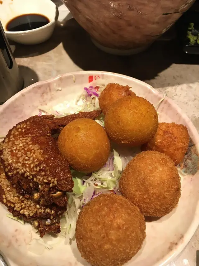 炸雞翼、芋頭小丸子、榴槤小丸子