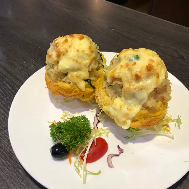 芝士薯蓉馬介休焗酥皮