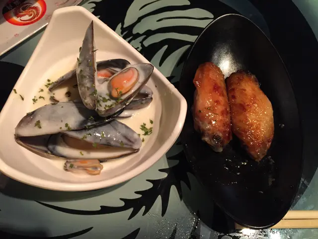 法式忌廉焗青口&蜜糖醬燒雞中翼