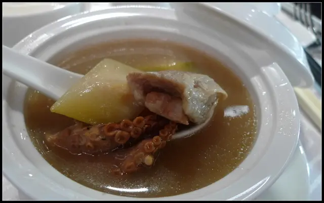節瓜章魚瘦肉老火湯