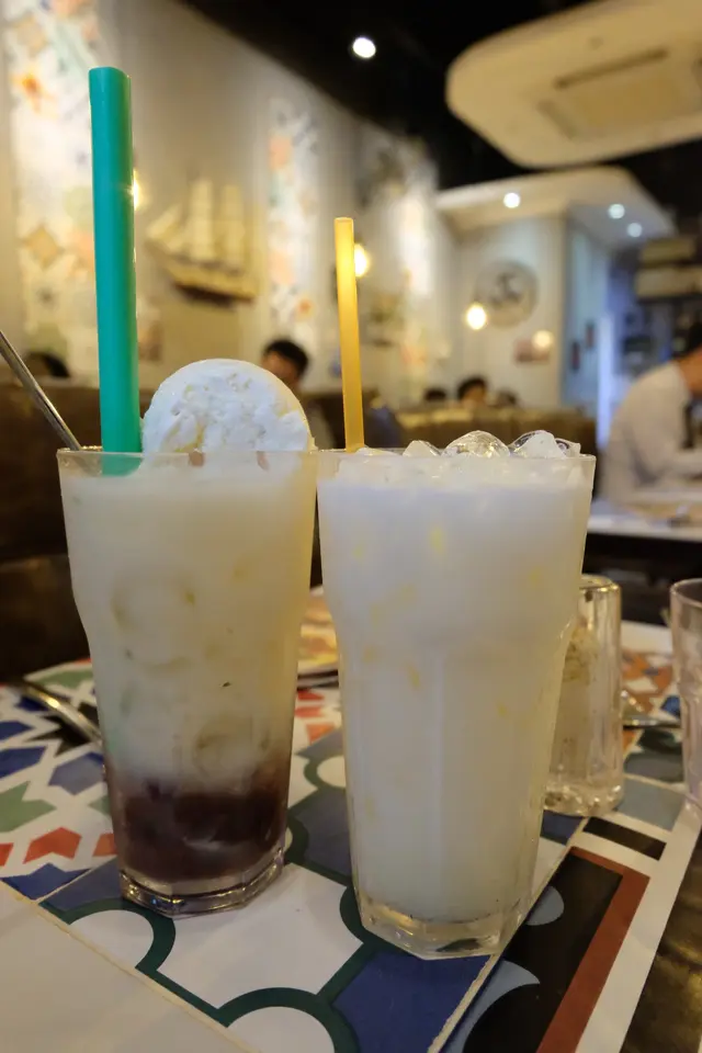 雪糕紅豆冰 (＋$11) ＆ 忌廉鮮奶 (＋$9) 