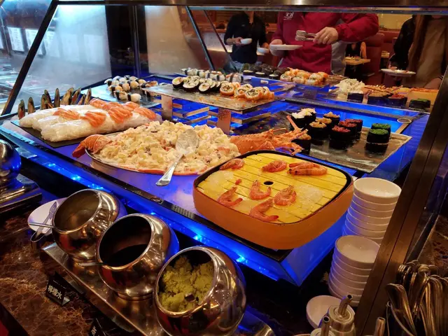 三文魚刺身,龍蝦沙律,加州卷