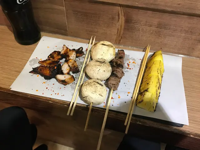 豬頭肉、白蘑菇、近江牛、燒菠蘿