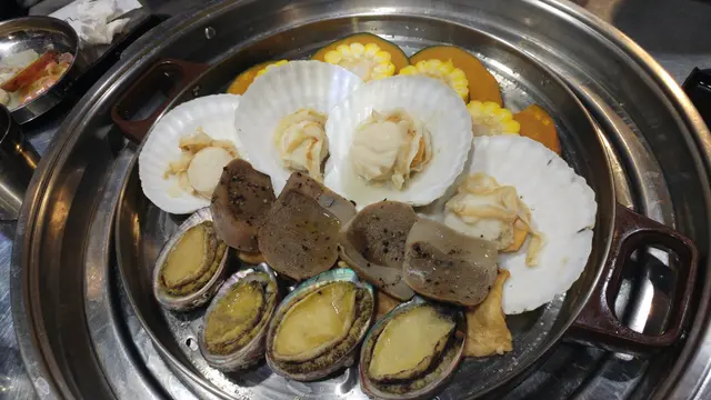 鮑魚、厚切黑椒牛脷、元貝、粟米、野菜百葉豆腐、日本南瓜