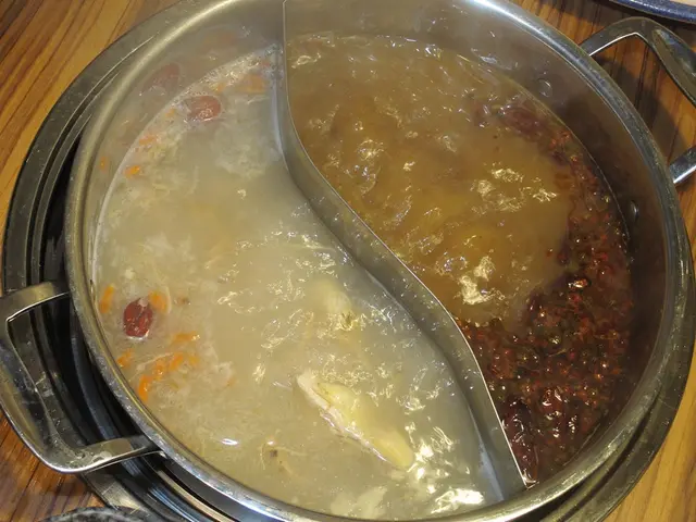 人參雞鍋及血池地獄麻辣鍋