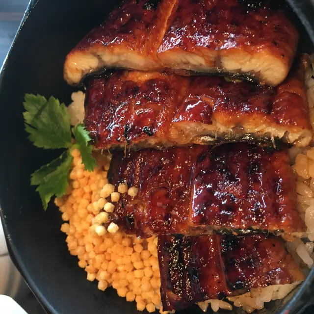 鰻魚非常入味,醬汁令人感動