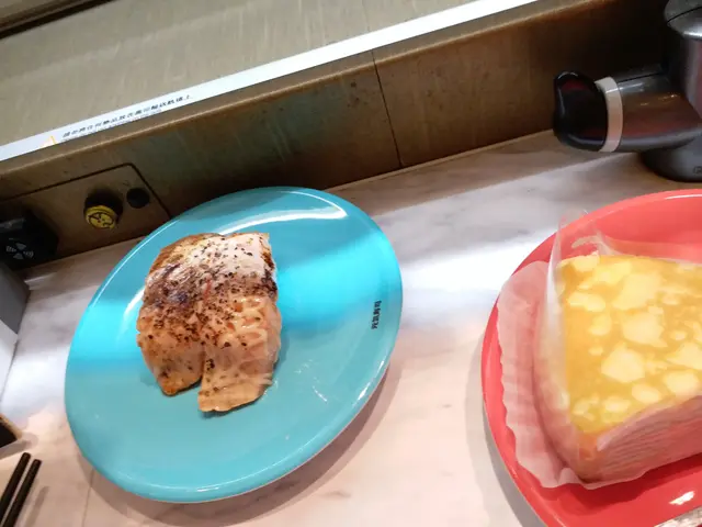 炙燒黑椒三文魚壽司