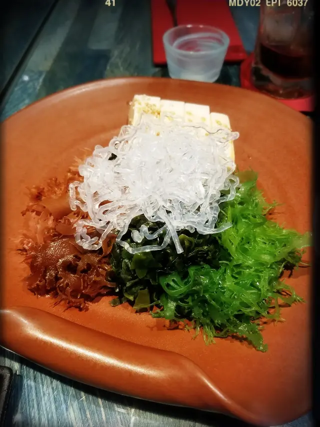 豆腐海藻沙律/大葉酸汁（$98）