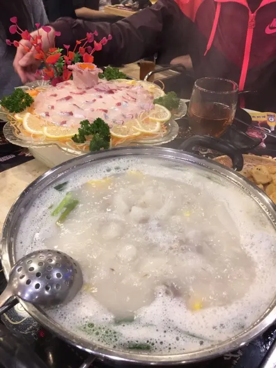 豬腳＋雞胡椒湯底