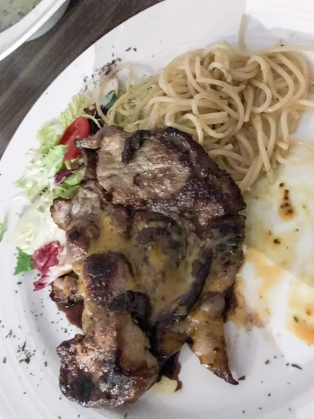 鵝肝豬柳扒意粉