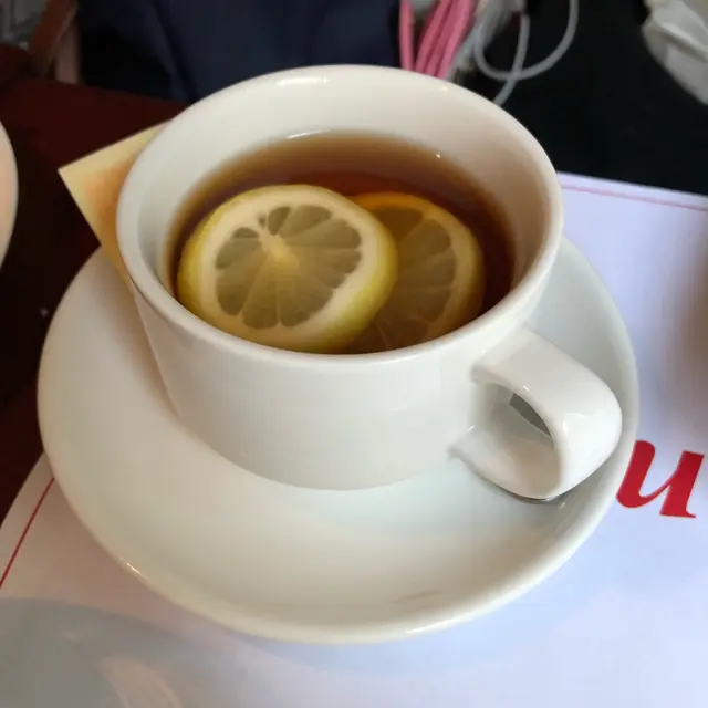 Hot lemon tea