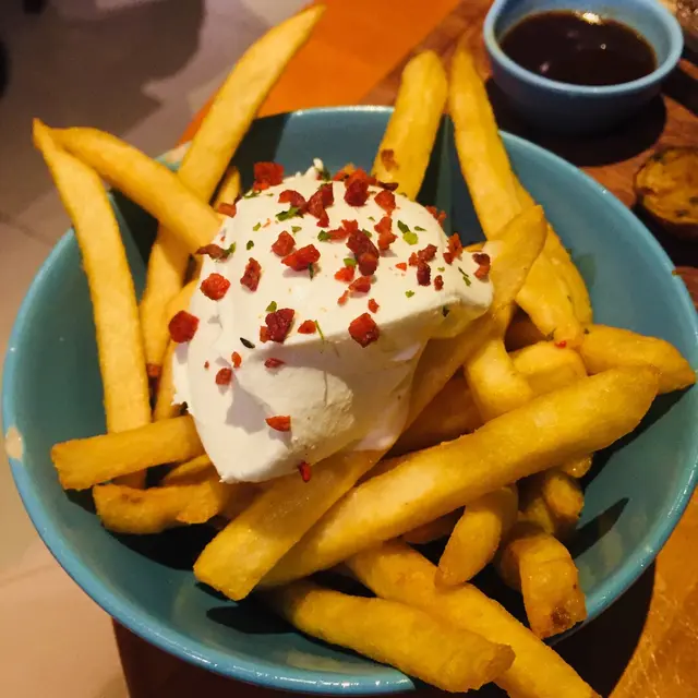 酸忌廉脆煙肉薯條