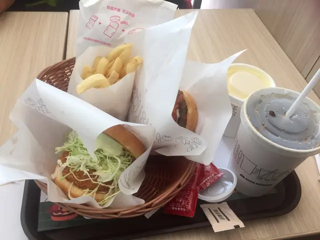 魚堡，蝦堡，炸雞塊，