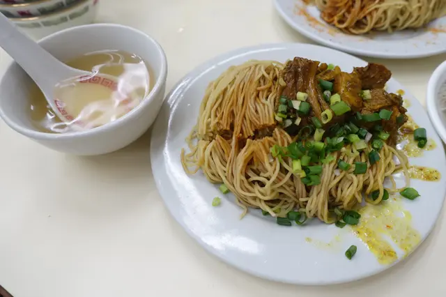 湯底味清而鮮，無油！