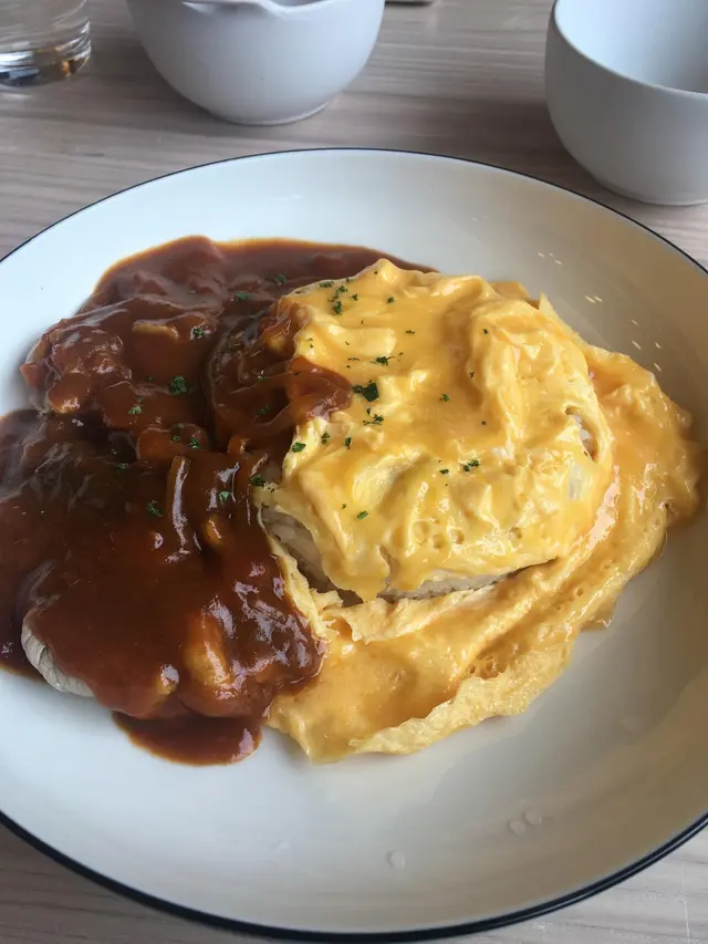 劣食到爆,牛肉係街市買既劣肥牛,水煮之後就咁倒D咖哩上面,D肥牛老到叫啊媽.75蚊比碟咁既垃圾我