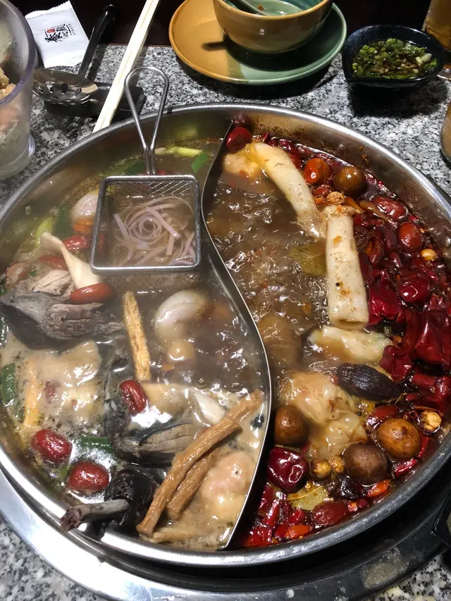 附送鴨血一份，小辣唔覺辣