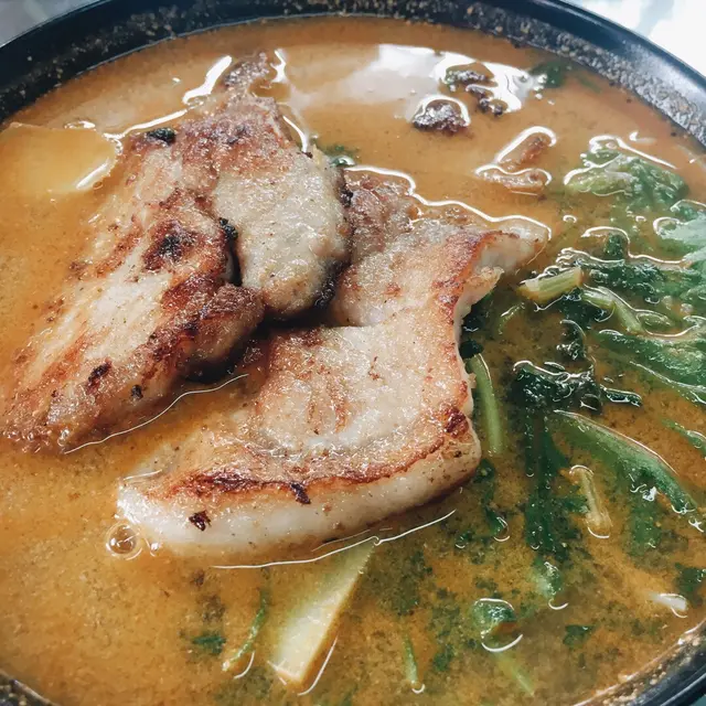 香煎豬排冬蔭公湯底