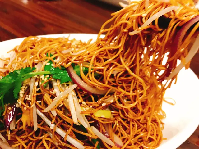 蟹油銀芽炒麵