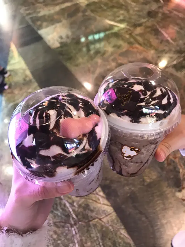 藍莓味朱古力凍飲