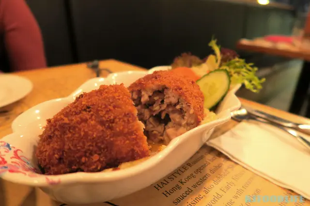 手剁雞肉包住香草牛油