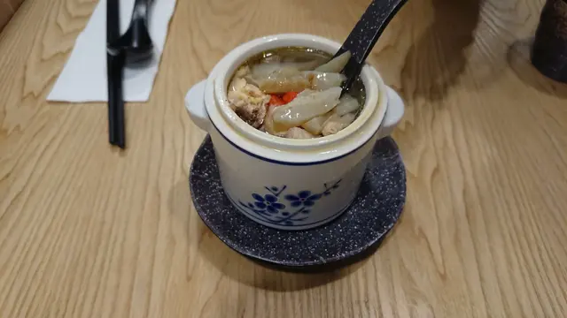 海參燉雞湯