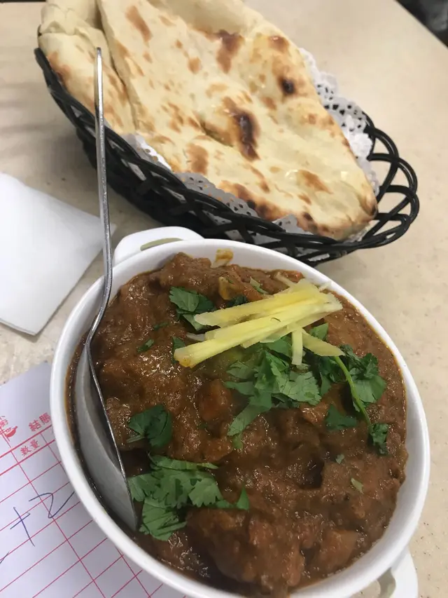 香料羊肉加配薄餅