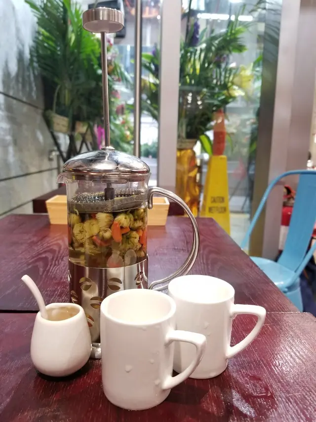 天氣咁凍～ 加上熱呼呼足料又滋潤的花茶就perfect了！全都跟蜂蜜！