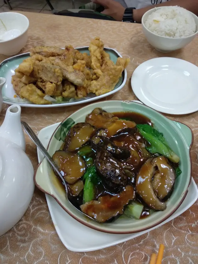 鹹蛋黃炸南瓜同鮮魷感覺好好, balance返鹹蛋黃既鹽味
北菇扒生菜入面d菇煮得夠腍又入味