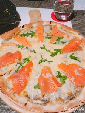 野生三文魚松露pizza - 佐敦的廚意