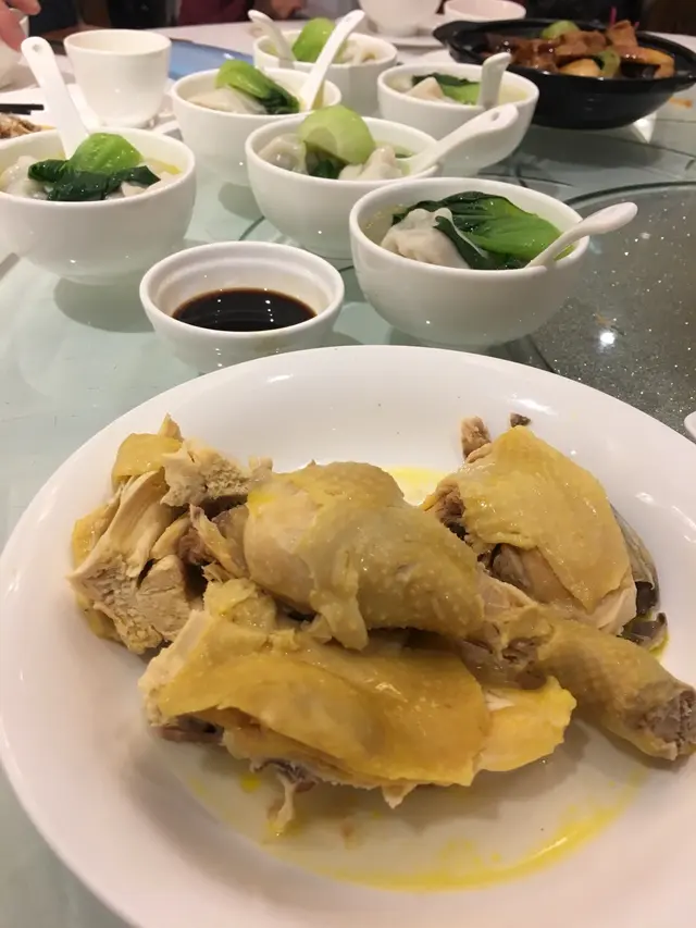 沙鍋餛飩雞(半份)