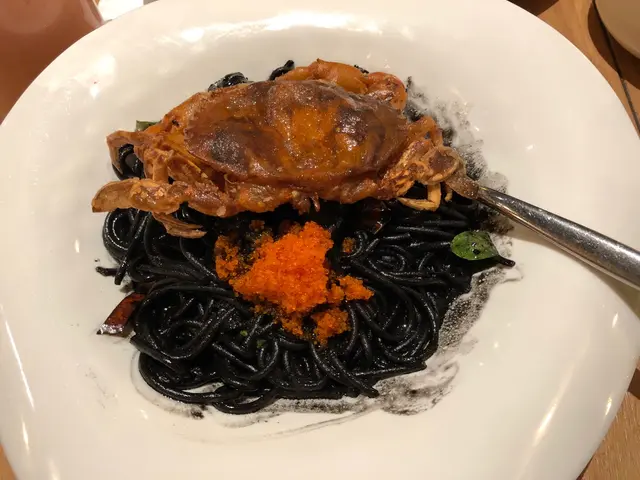 軟殼蟹泰式辣墨魚汁意粉