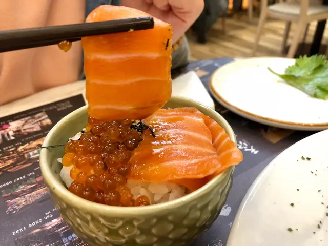 三文魚親子迷你丼