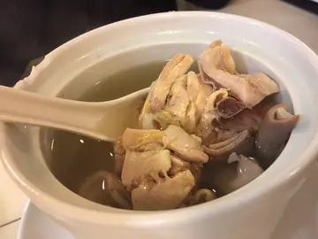 白胡椒猪肚鸡炖汤