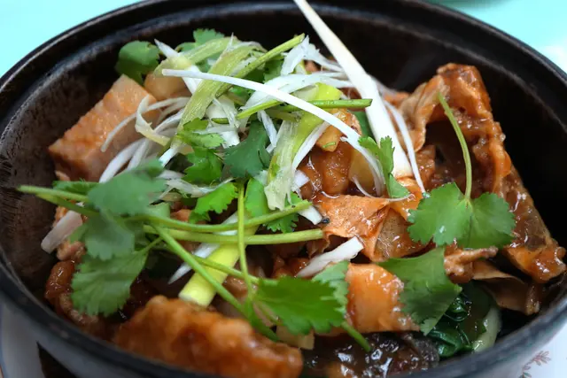 枝竹火腩魚雲煲