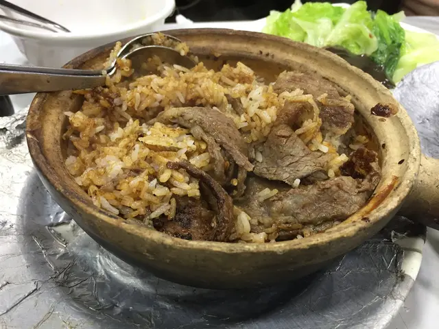 火焰玫瑰肥牛煲仔飯