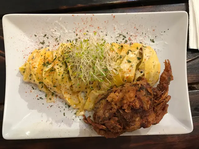 酥炸軟殼蟹闊條麵