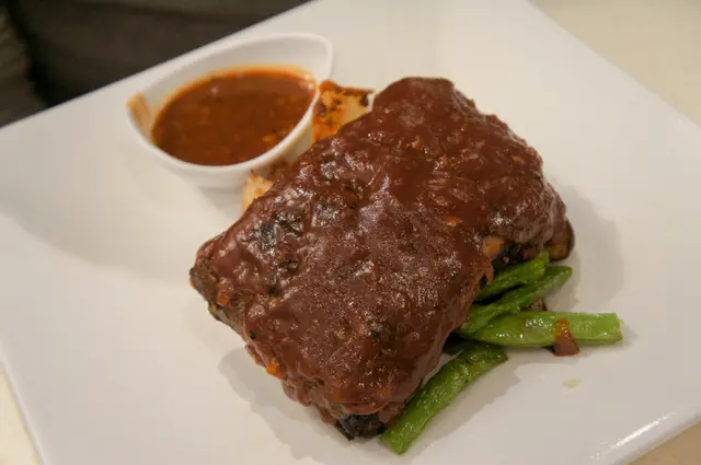 澳門牌坊燒美國豬肋骨配黑椒汁 